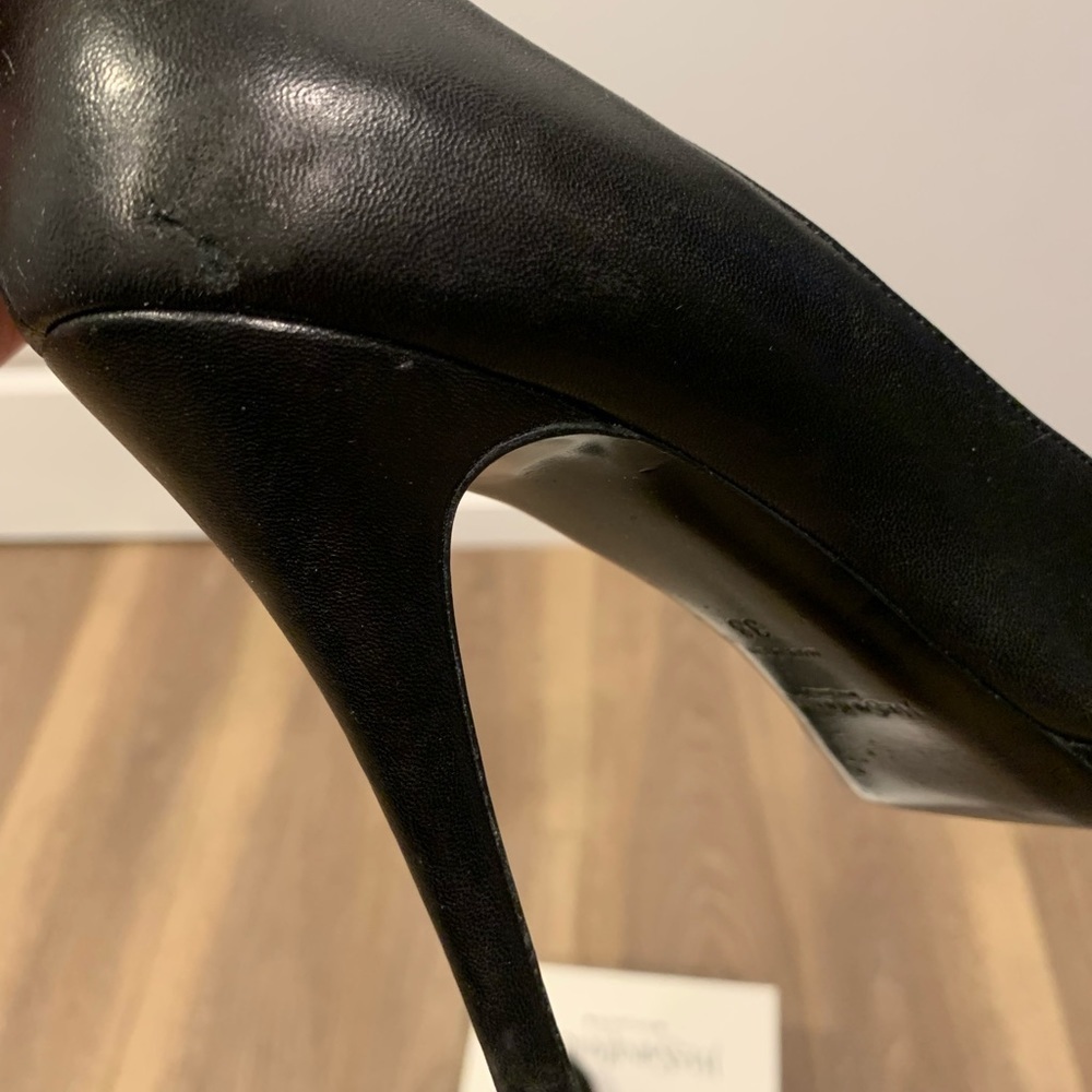 Yves Saint Laurent Tribute Round Toe Pump - Picture 8 of 8